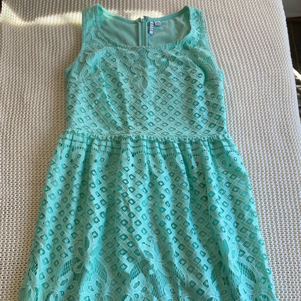 Elle Sheath Dress Sz 4 Mint Green Lace Sleeveless Knee Length Spring/Summer